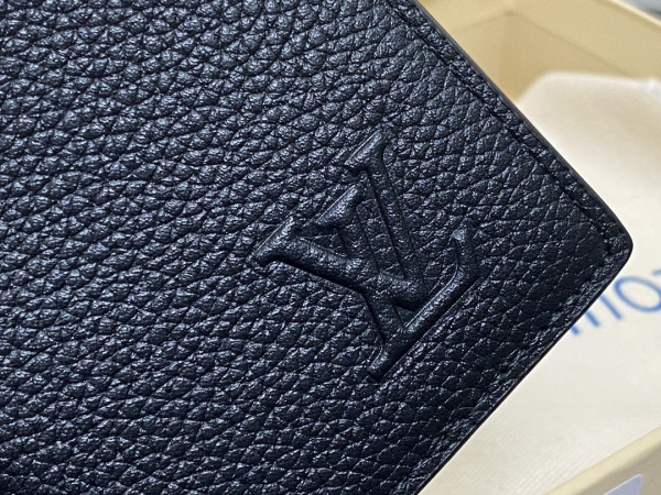 l0*is V*t0n pocket organizer-7.5*11.1*1 cm