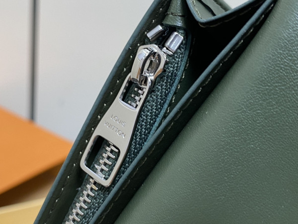l0*is V*t0n brazza wallet-10*19*2cm