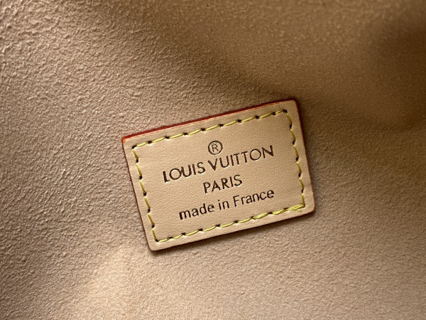 l0*is V*t0n side trunk pm-18*12.5*8cm