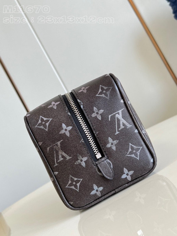 l0*is V*t0n locker dopp kit bag-23*13*12cm