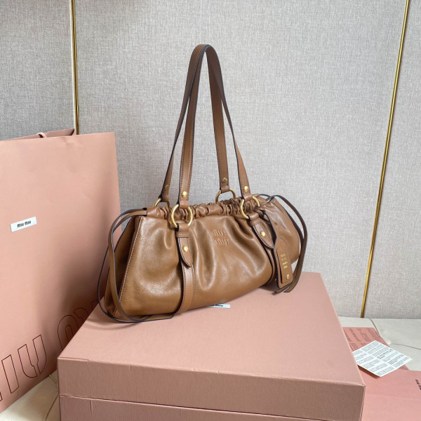 M*um*u joie nappa leather bag-44 x 16 x10.5cm