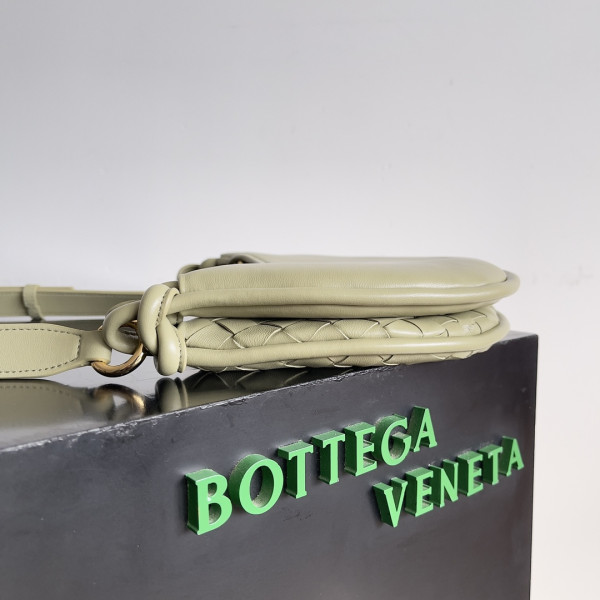 bo*te*ga Ve*ne*ta  gemelli messenger