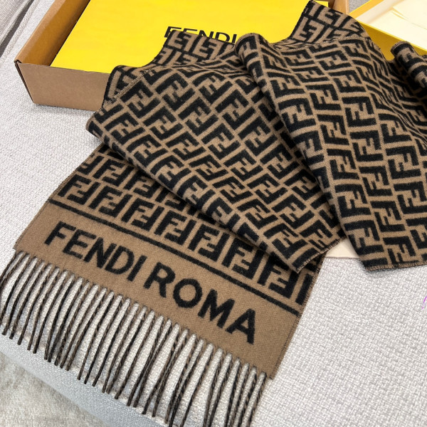 F**di scarf