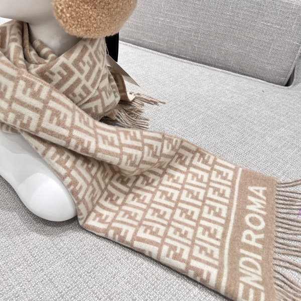 F**di scarf