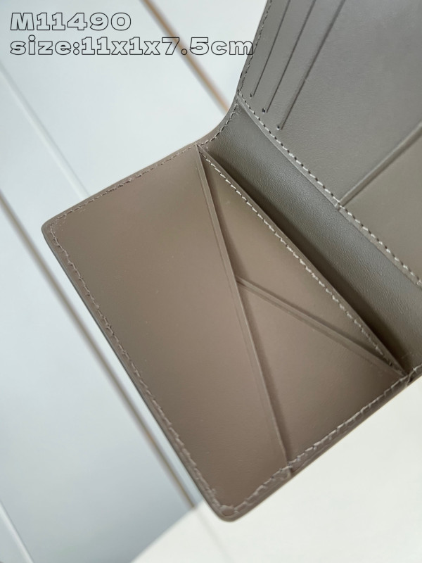 l0*is V*t0n pocket organizer-7.5*11.1*1 cm