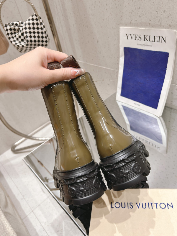 l0*is V*t0n boots