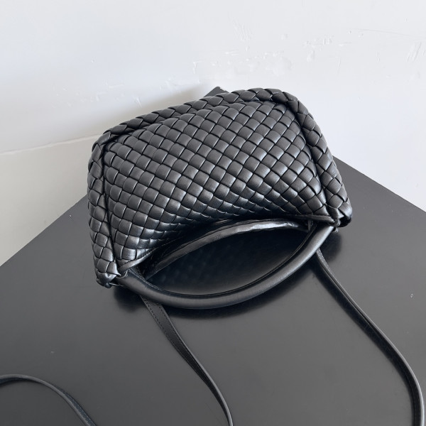 bo*te*ga Ve*ne*ta mini cobble top handle