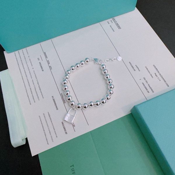 T*f*ny bracelet