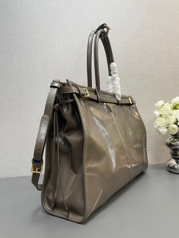 Pra*a extra large leather handbag