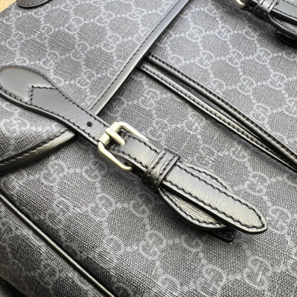 G*u*i medium backpack with interlocking g