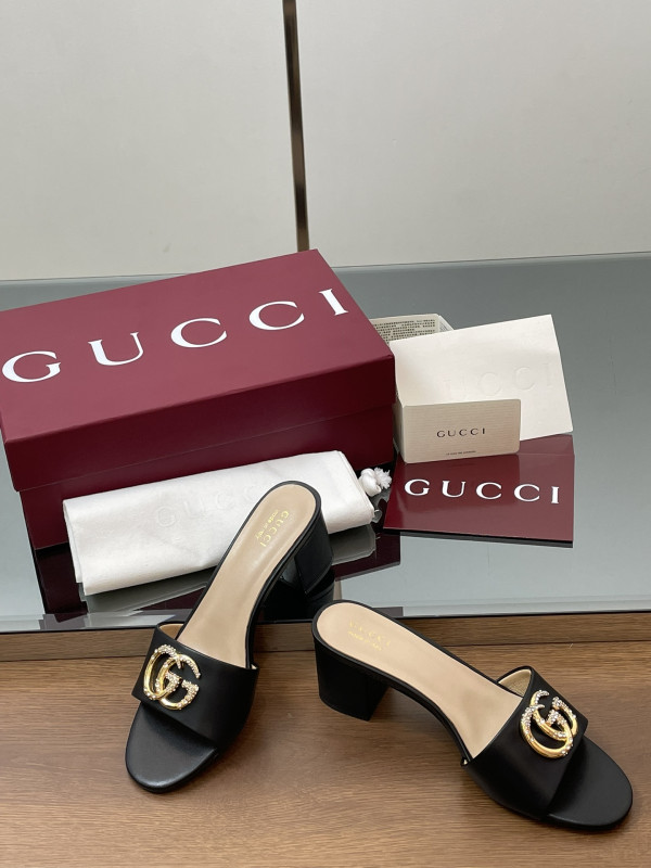 G*u*i women