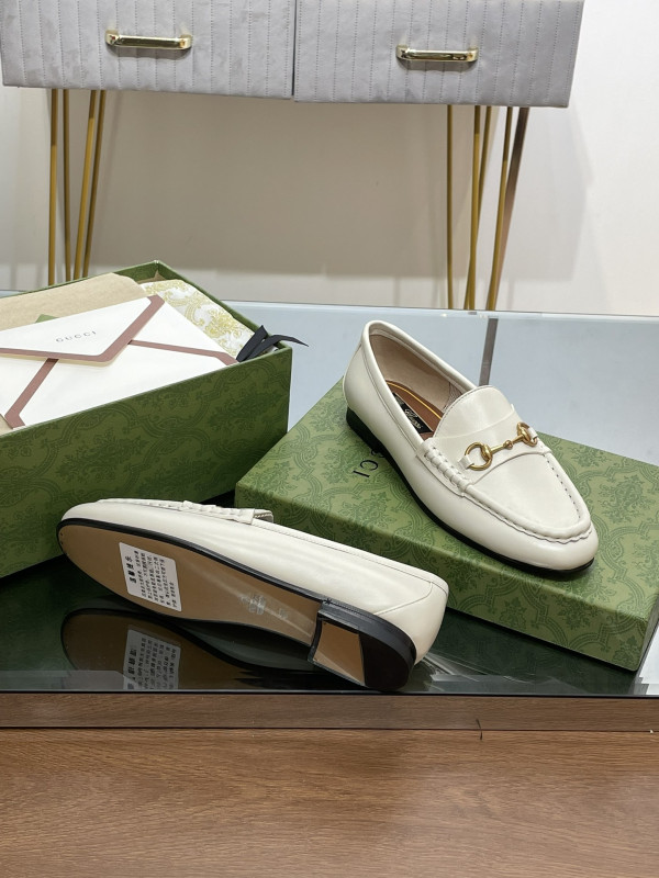G*u*i loafer