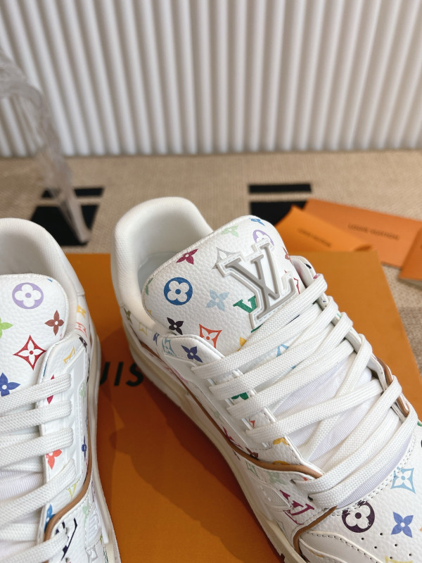 l0*is V*t0n sneakers