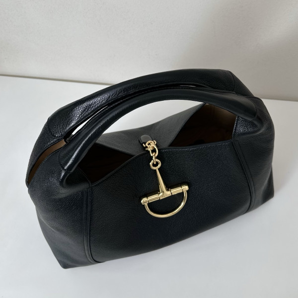 G*u*i softbit maxi shoulder bag