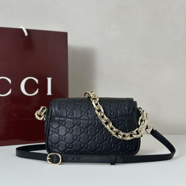 G*u*i gg emblem small shoulder bag - 20.5*13*7cm