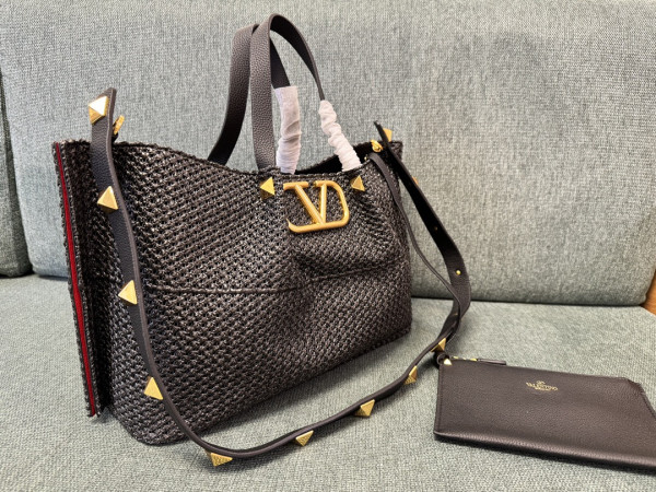 VALENTINO MEDIUM STRAW SUMMER TOTE
