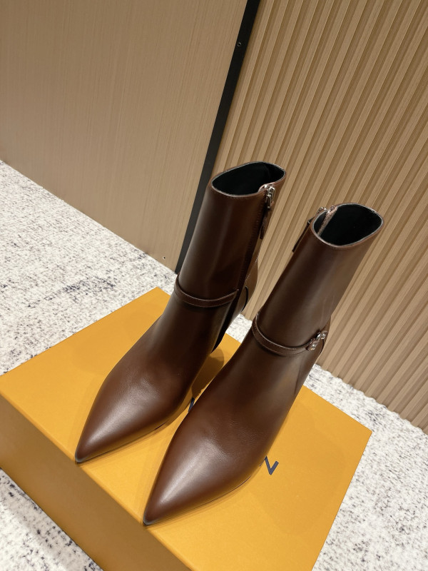 l0*is V*t0n boots