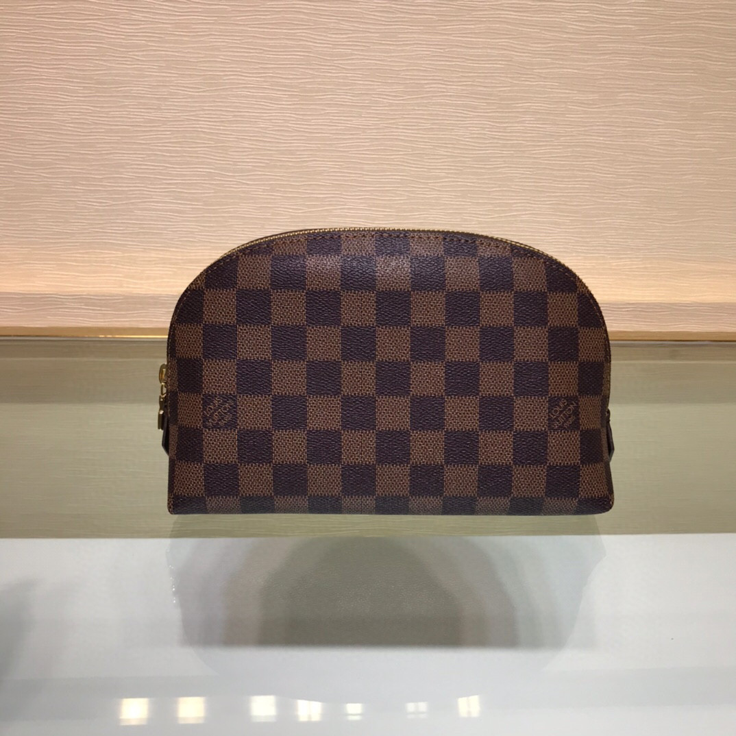 l0*is V*t0n cosmetic pouch gm