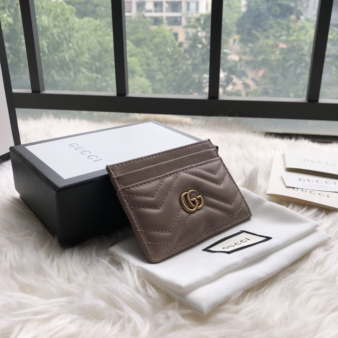 G*u*i marmont card case