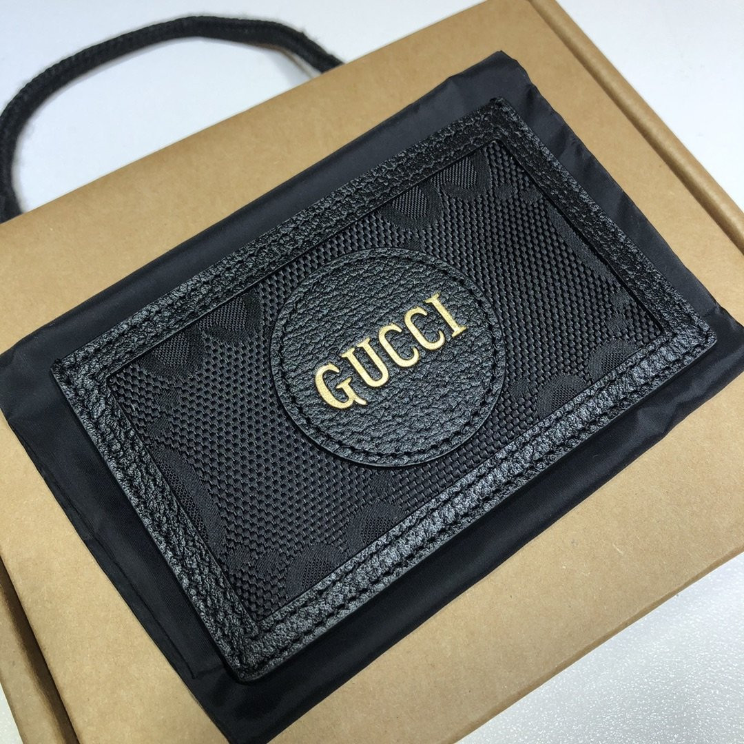 G*u*i off the grid card case