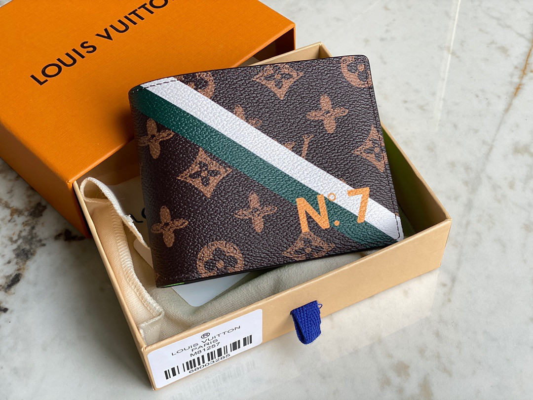 l0*is V*t0n multiple wallet
