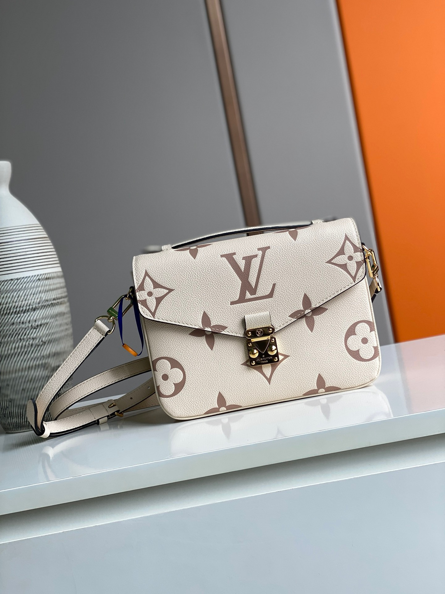 l0*is V*t0n pochette mÉtis