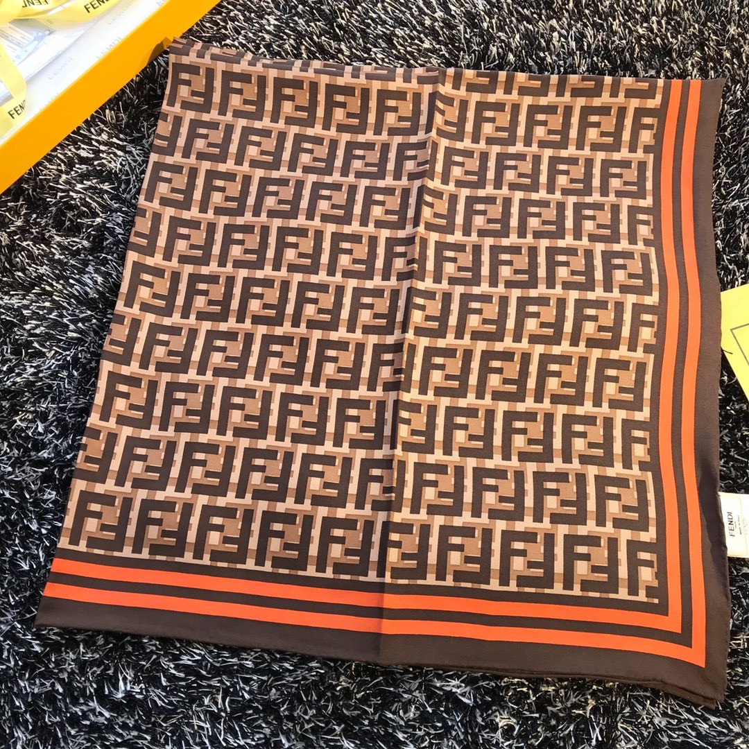 F**di scarf