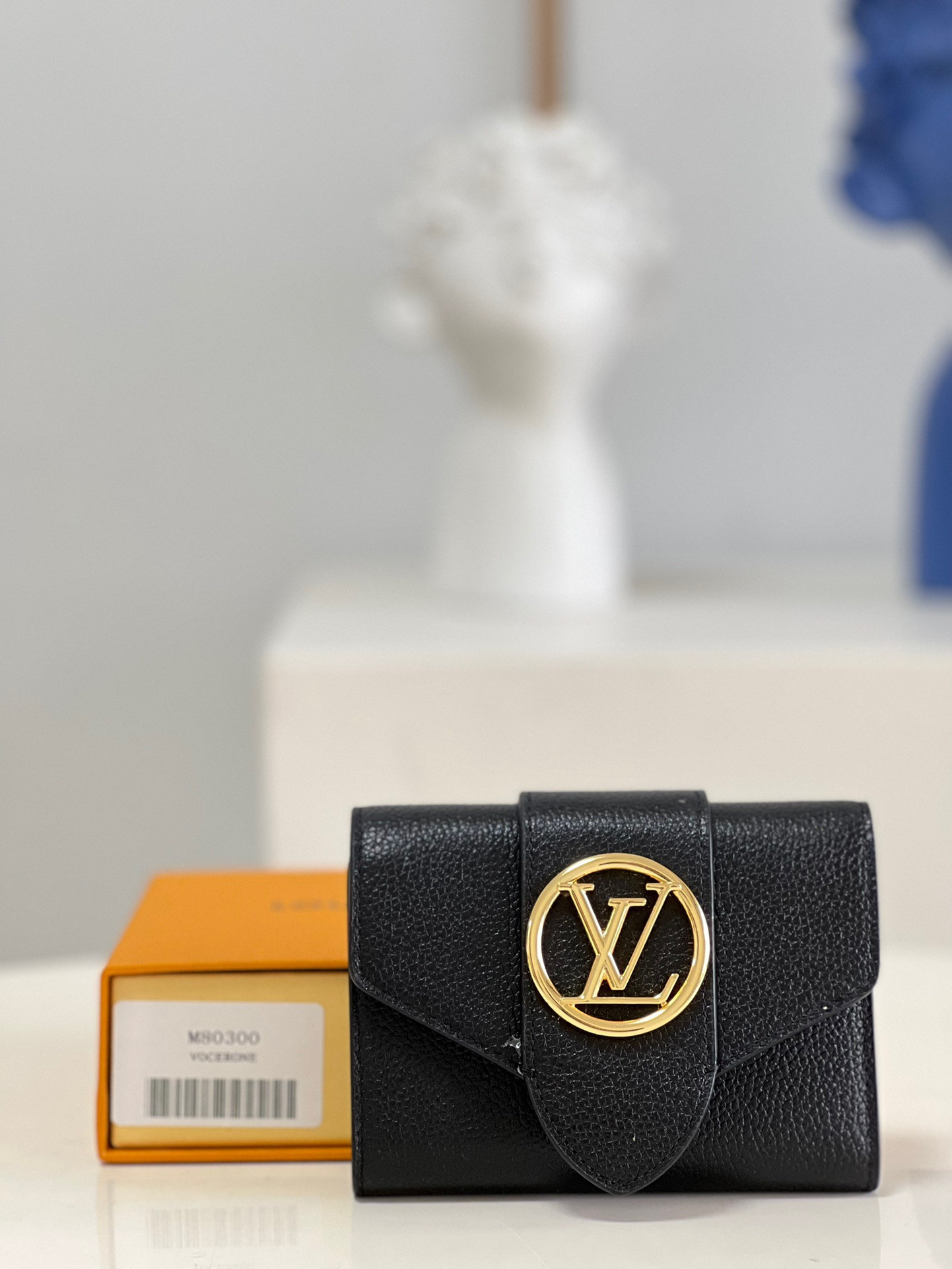l0*is V*t0n pont 9 compact wallet