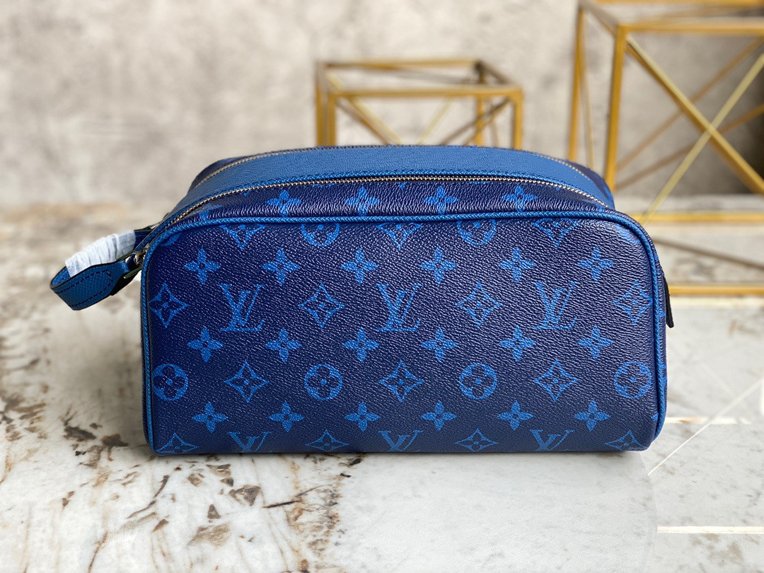 l0*is V*t0n dopp kit toilet pouch