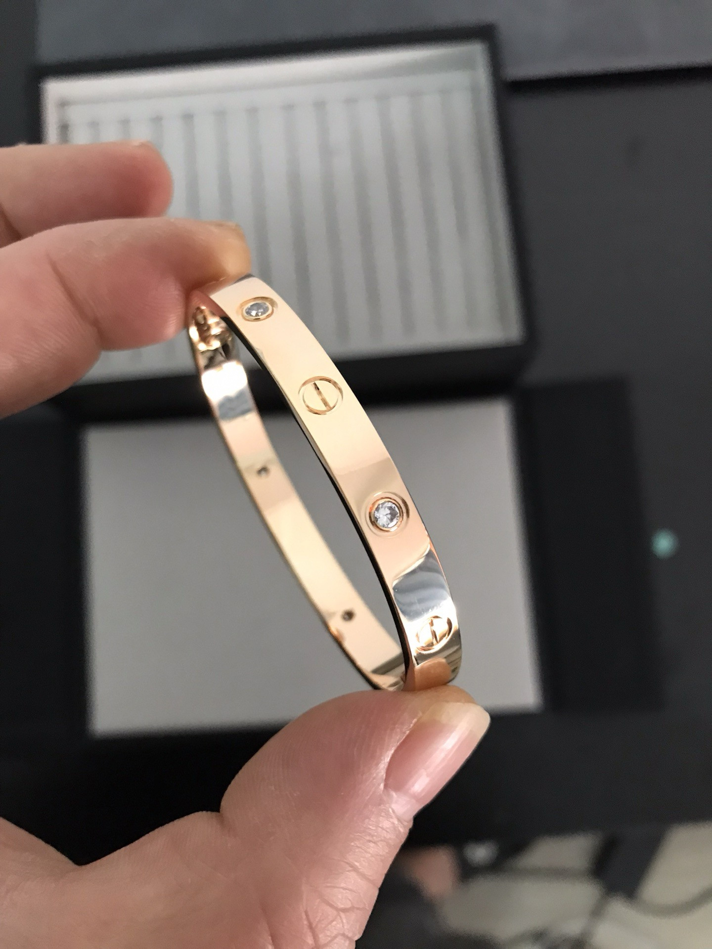 Ca*t*er  bracelet