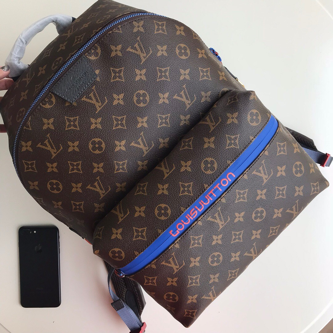 l0*is V*t0n backpack