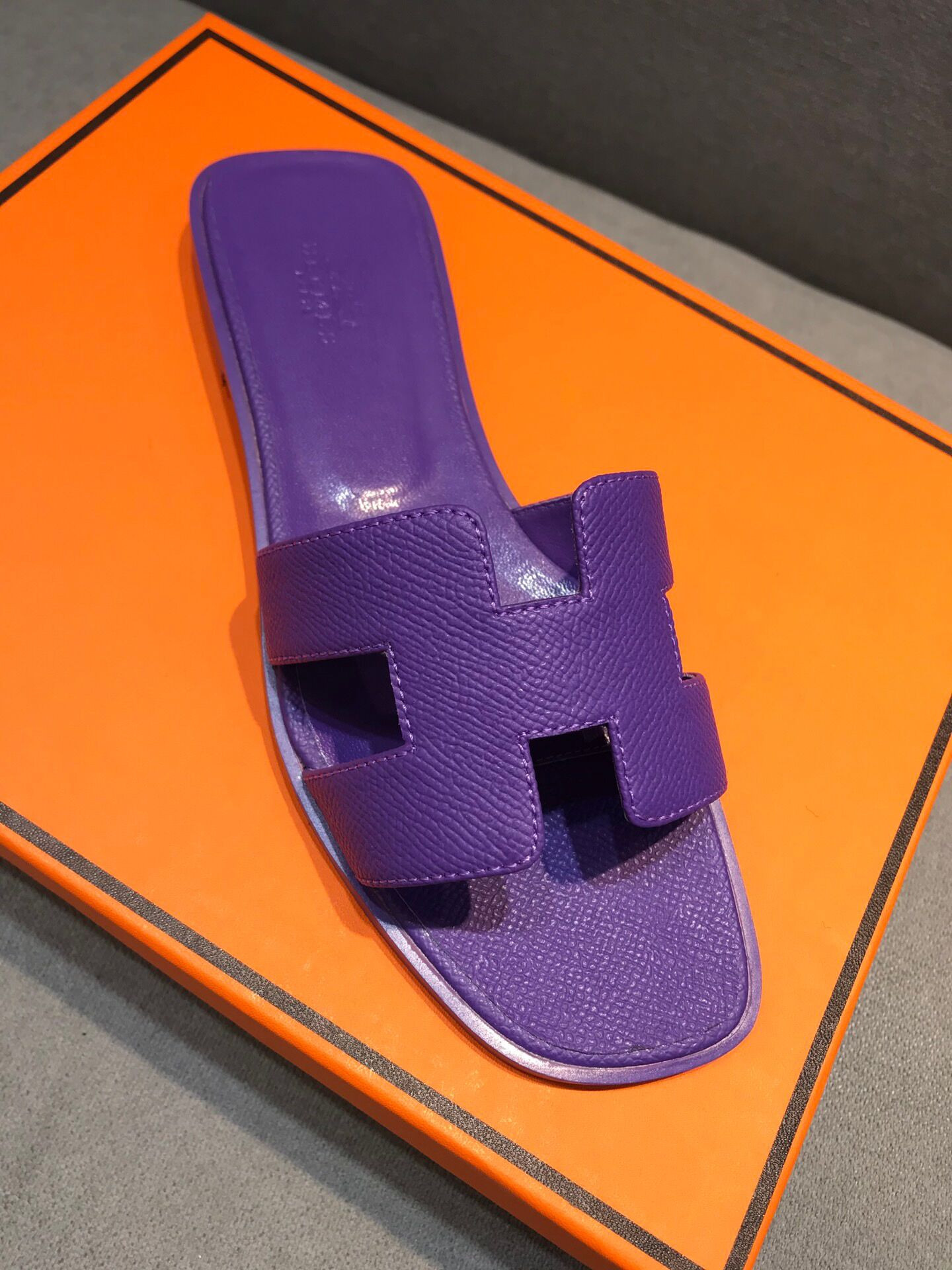 H**mes sandal