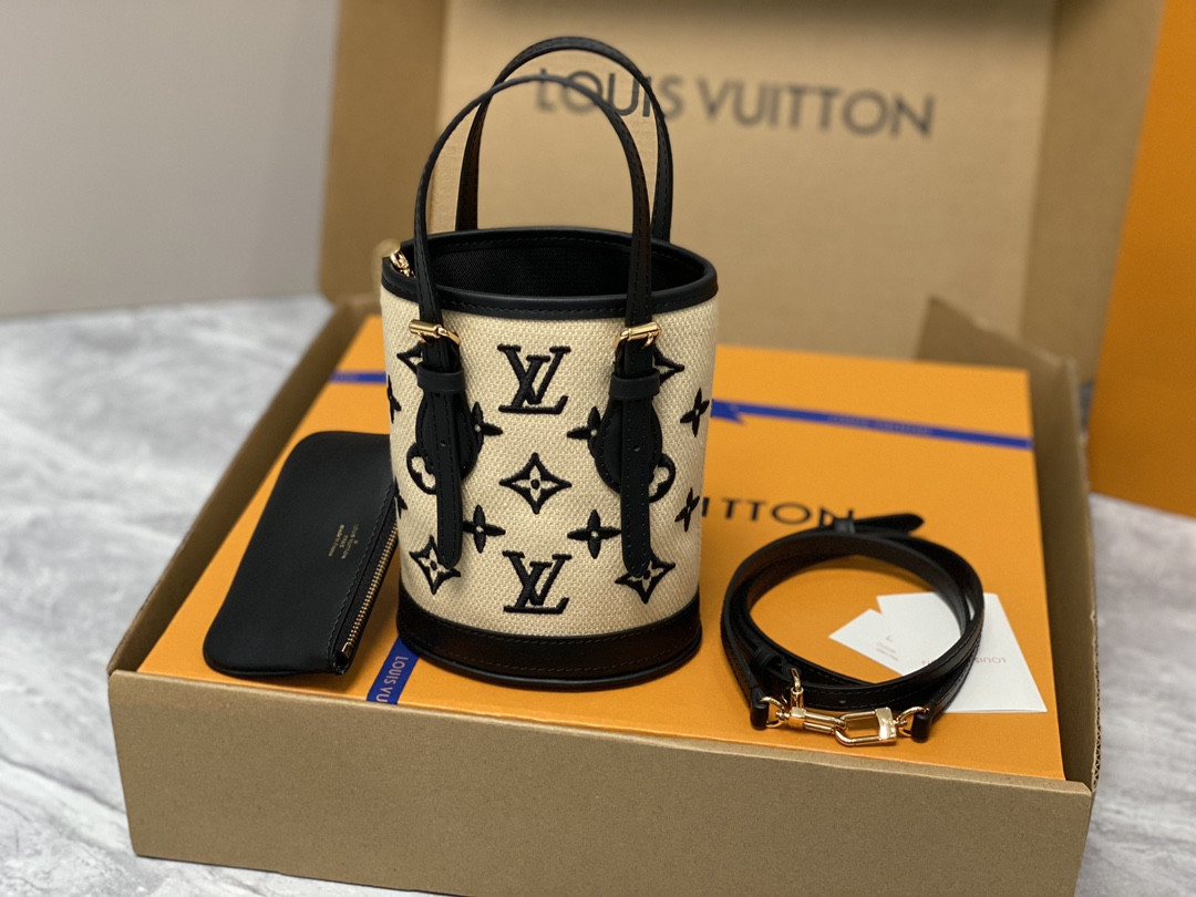 l0*is V*t0n nano bucket