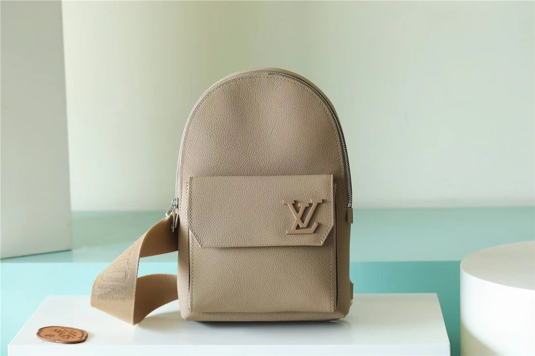 l0*is V*t0n pilot slingbag