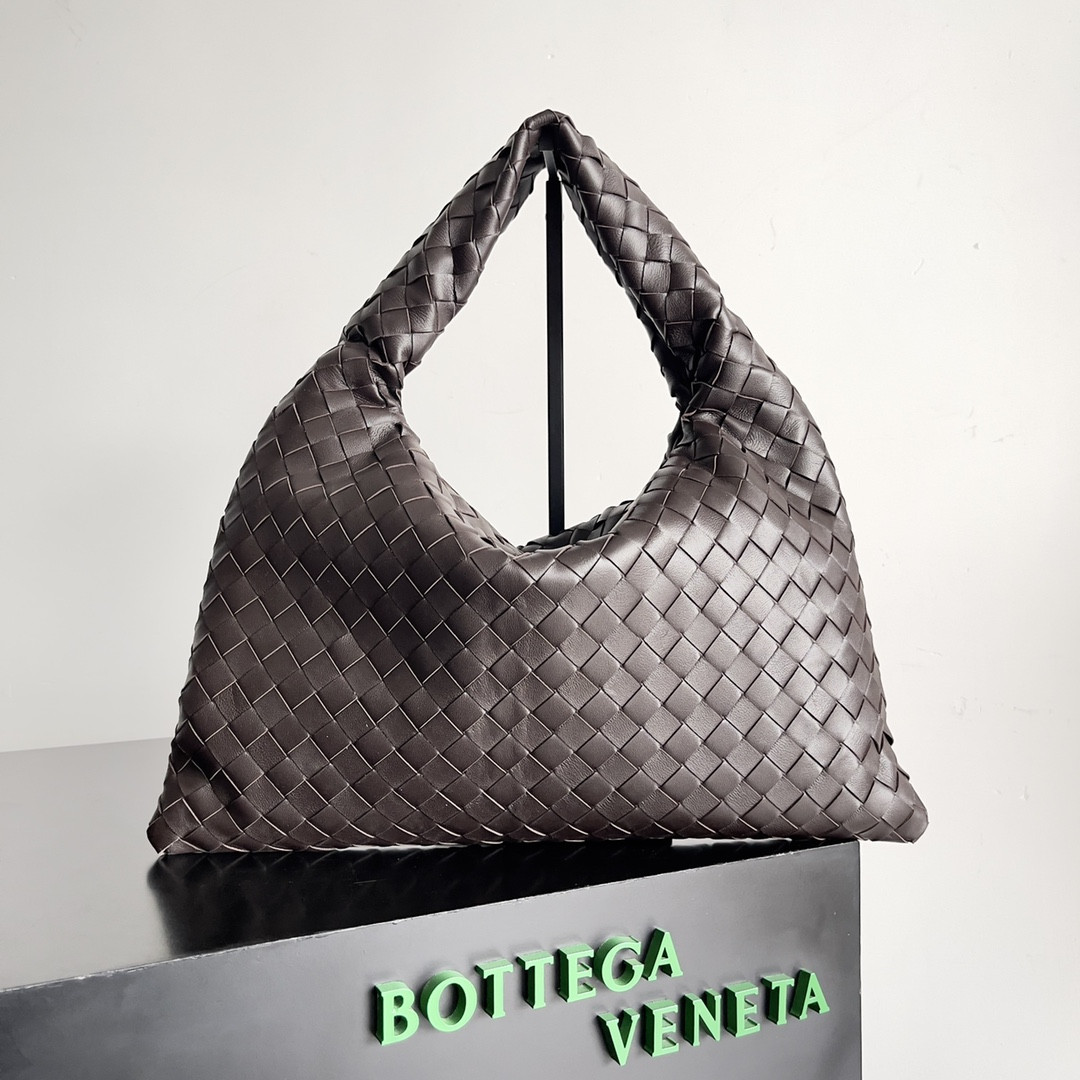 bo*te*ga Ve*ne*ta small hop
