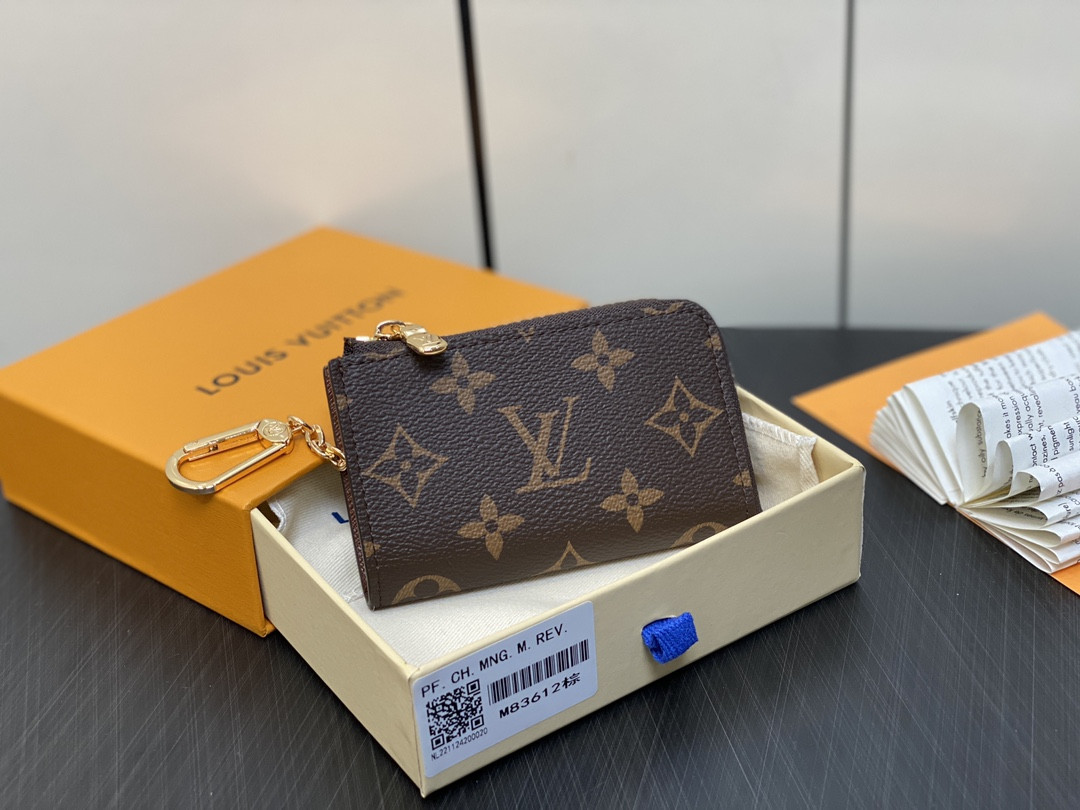 l0*is V*t0n noa wallet-11*7*1.5cm