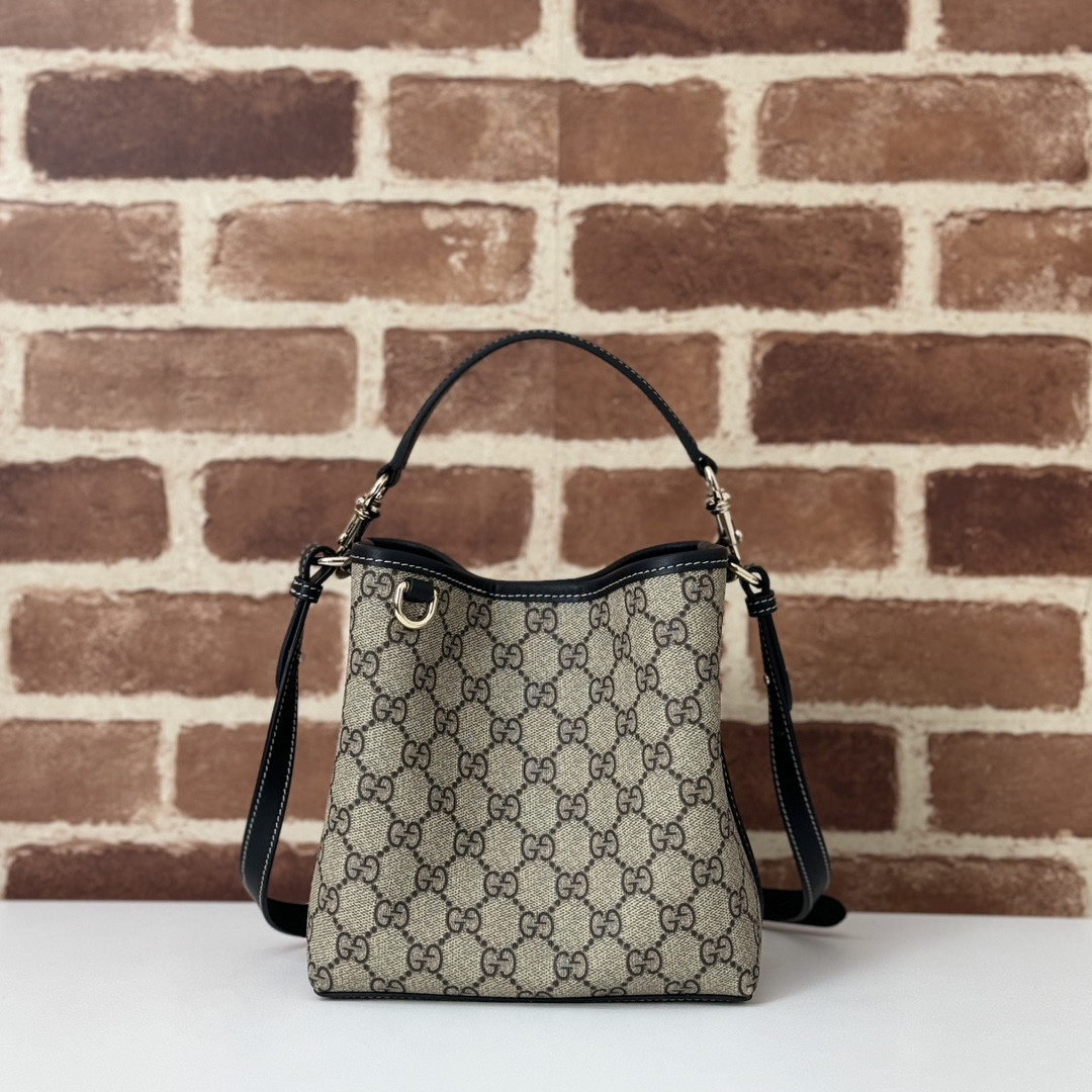 G*u*i gg emblem mini bucket bag
