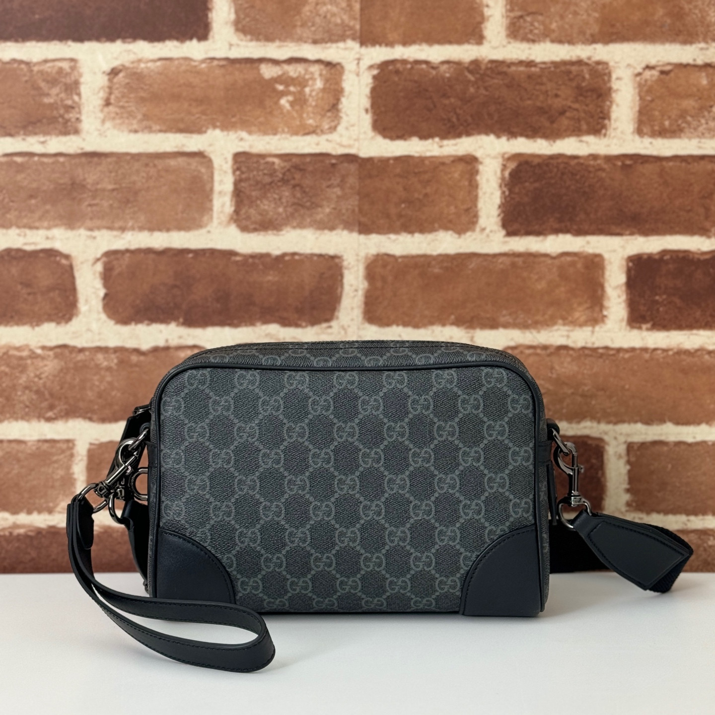 G*u*i gg emblem small crossbody bag